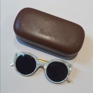 Illesteva palm beach white sunnies